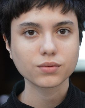 Laís Pêgas as Laís Pêgas