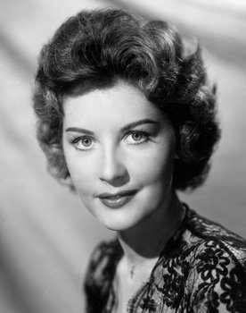 Barbara Bates as Girl (uncredited)