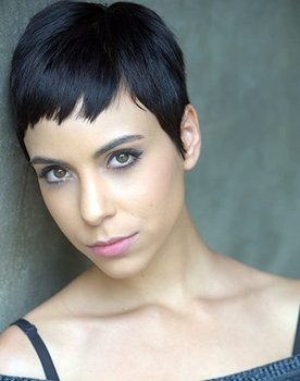 Minni Jo Mazzola as Ty Rosenfeld
