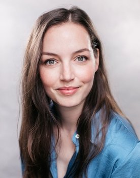 Lisa Morrell as Anna