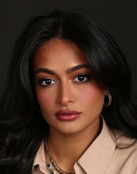 Fay Fouad as Ms. Dina