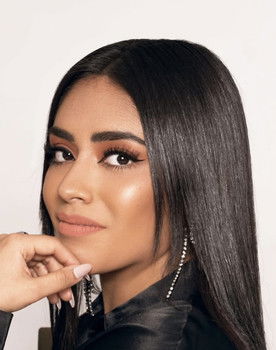 Majo Cornejo as The Crying Woman