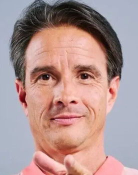 Gonzalo Escobar “Coco” as Participante