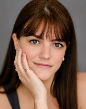 Roxanne Godmer as Jeune femme