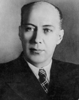 Boris Dobronravov as Semyon Davydov