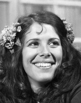 Tânia Loureiro as Miriam