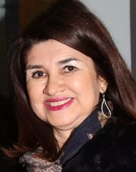 Anna Kouri as Areti