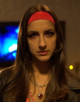 Gabriella Melo as Manu