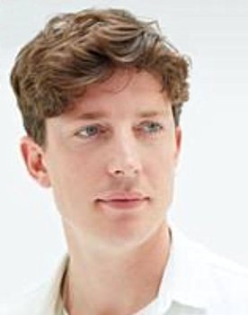 Oskar Pask as Daniel