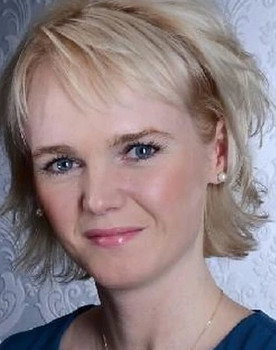 Janine Appel as 