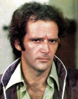 Cláudio Marzo as Álvaro Galhardo