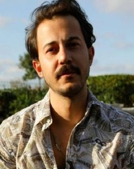 Sinan Arslan as Gendarme Hüseyin
