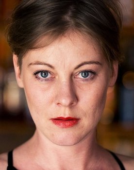 Lilli Jung as Gisela Schertling