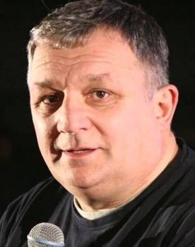 Smug Roberts