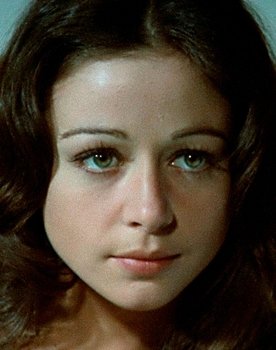 Emma Cohen as Marta