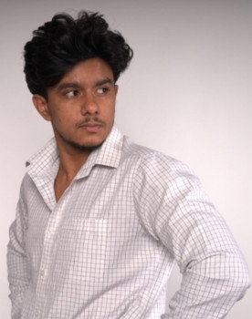 Paruchuri Venu as Anand