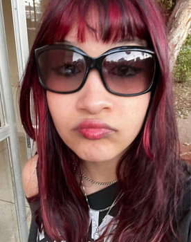 Bianca Alves Nascimento as Bicas