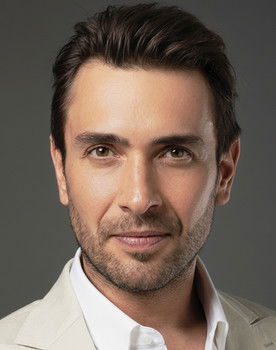 Ulaş Tuna Astepe as 