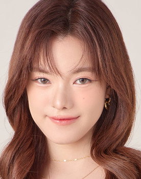 Nichapa Praepeerakul as 