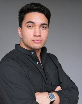 Michael Stewart as Elijah Barnes