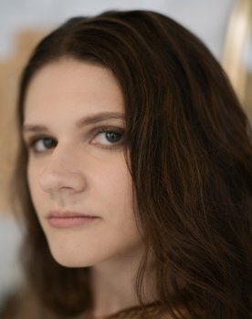 Anna Elizabeth Stern as Gala Attendee