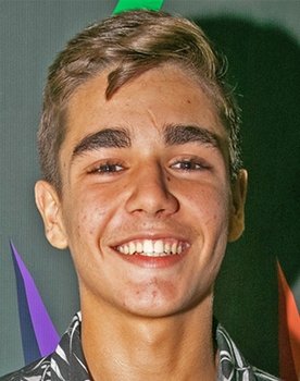 Xande Valois as Eduardo Massarani