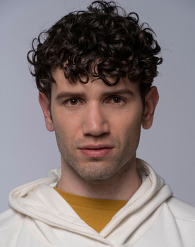 Julián Delgado as Grillo