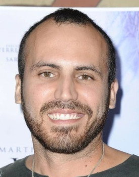 Leonardo Castro Sitiriche as Cortes