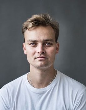 Tim Olivier Somer as Bram