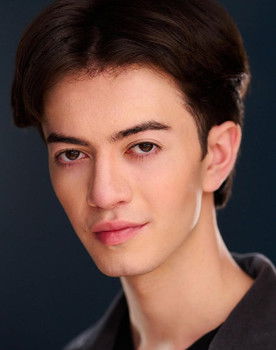 Ethan Akler as Benji Ramos