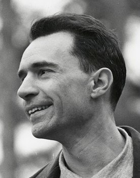 Jacques Rivette as Man at Crepe/Hot Dog Stand