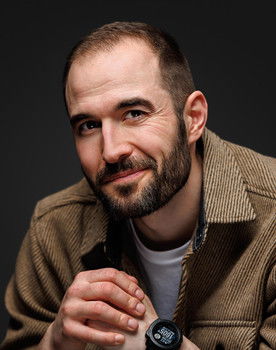 Thomas Sunderland as Wolf