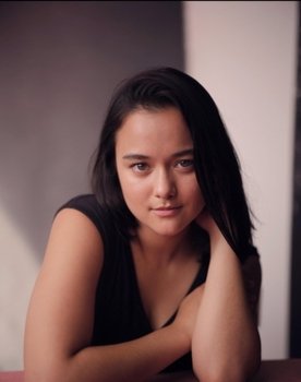 Kaja Chan as Leah