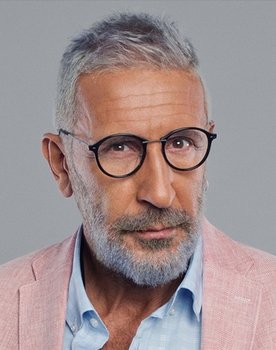 Cem Özer as 