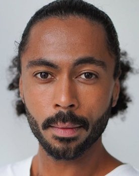 Lars Fagernäs as Carlo