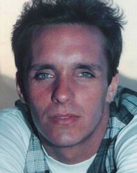 Guido Brunini as Júlio