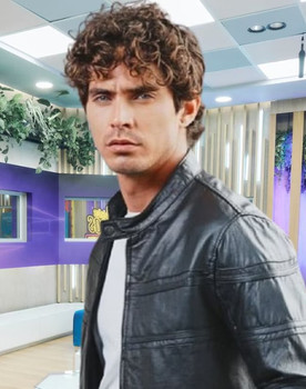 Sebastián Arias as Participante