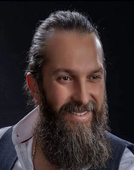 Yücel Tok as Sultan Alparslan