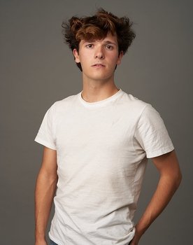 Juan Ventas as Ortiz