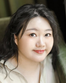 Song Zhouling as Ding Pangpang