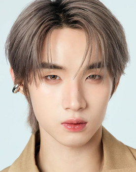 Pichetpong Chiradatesakunvong as Self - Contestant