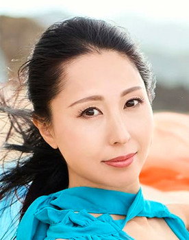 Mariko Sata as Self