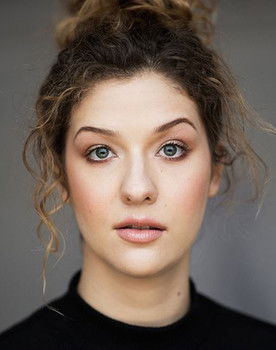 Jeanne Gionet-Lavigne as The intern