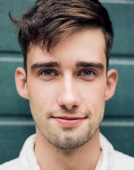 Jannik Hazelhof as Joris de Moor