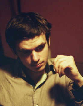 Enzo Deraedt as L'homme anxieux