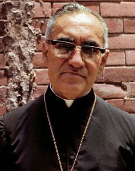 Óscar Arnulfo Romero as Self