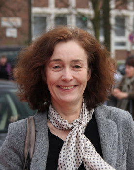 Hermine Huntgeburth as Ärztin