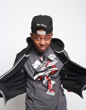 Dee Kaate as Freezer Delivery Guy 2