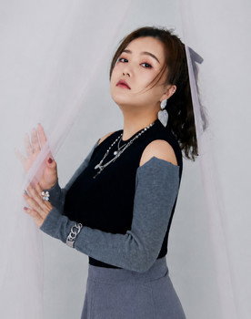 Qiao Shiyu as Tang Rou (voice)