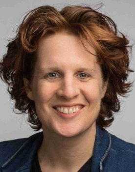 Kim van Zeben as Hennie